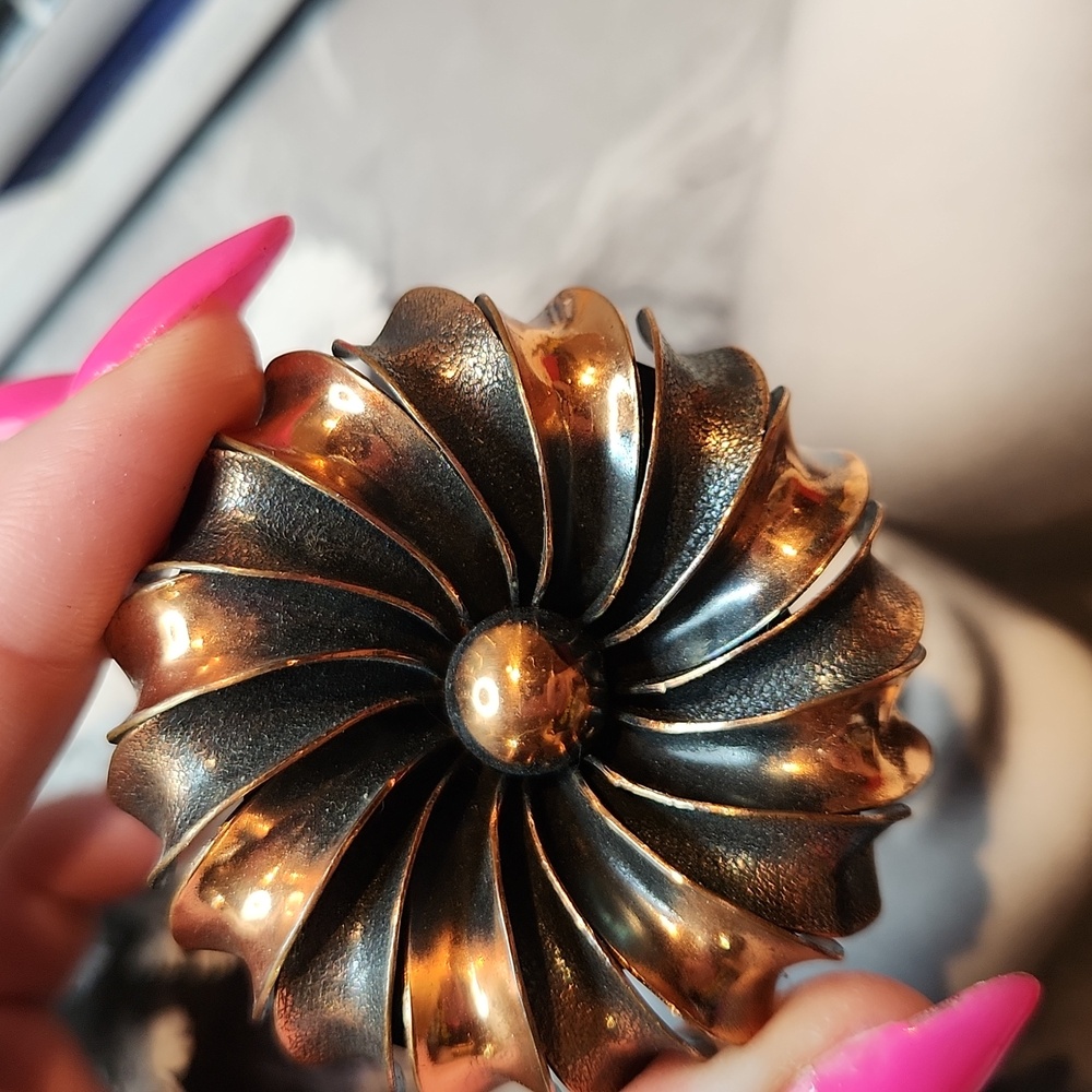 Vintage Copper flower Brooch - Picture 6 of 7